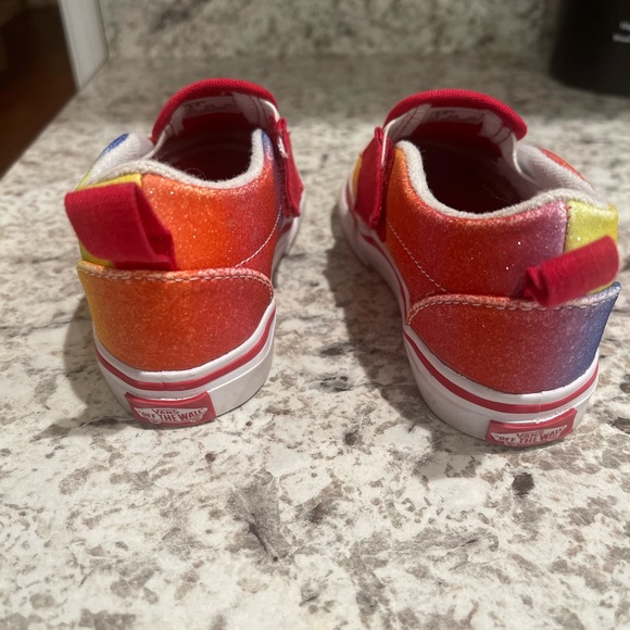 Vans - Picture 2 of 2